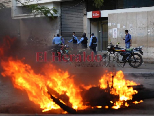 Lesionados, motos quemadas y consignas en protesta para exigir justicia para Keyla Martínez