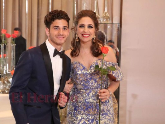 FOTOS: Elegancia y estilo en la Prom 2019 de la Americana