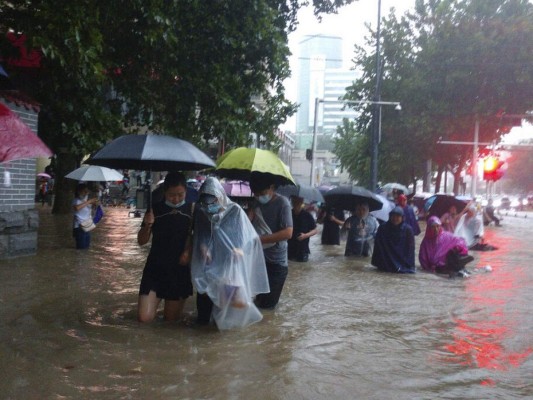 Impactantes imágenes de las inundaciones que dejan 25 muertos en China