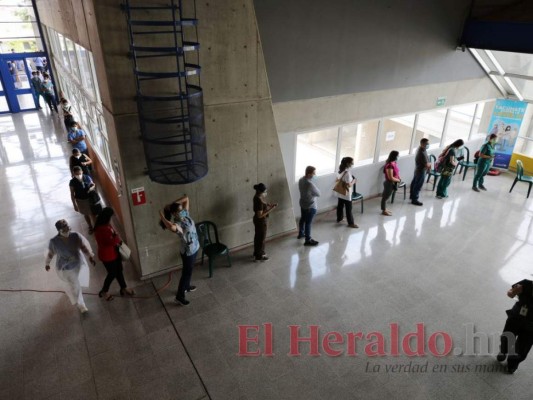 En imágenes: los pasos a seguir durante el proceso de vacunación contra covid-19