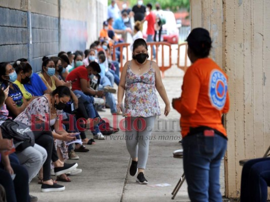 Así se desarrolló la vacunación de mujeres embarazadas contra el covid-19 en la capital