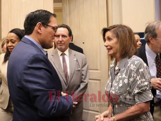 Imágenes de la reunión entre Nancy Pelosi y funcionarios hondureños