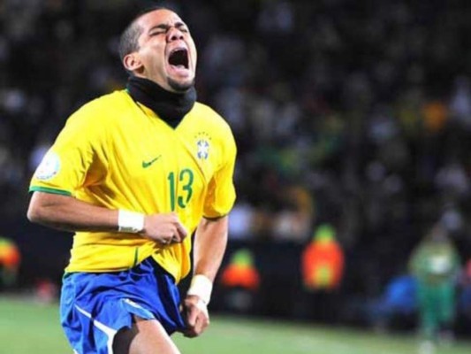 Dani Alves, el futbolista con más títulos en la historia (Fotos)