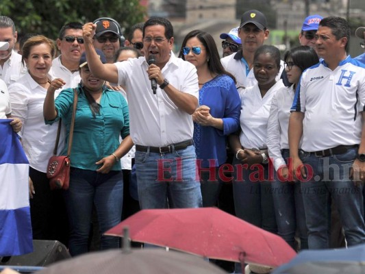 FOTOS: Así fue la nutrida marcha en apoyo a Juan Orlando Hernández