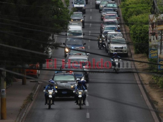 En imágenes: Cortejo fúnebre en honor a los dos policías Tigres muertos en enfrentamiento