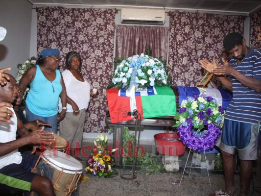 FOTOS: Dolor, cánticos y discursos en homenaje a 'Pery' Martínez