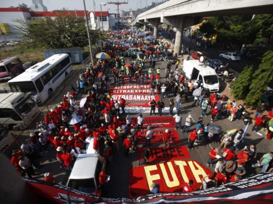 FOTOS: Así se desarrollaron las marchas del Día del Trabajador en varios países del mundo