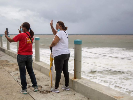 Las primeras imágenes de los estragos del huracán Elsa en el Caribe