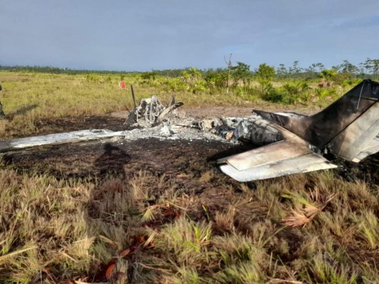 Completamente destruida hallan narcoavioneta detectada en Tabacunta, Gracias a Dios (FOTOS)