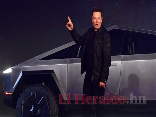 FOTOS: El fiasco de Tesla durante la presentación del nuevo vehículo cybertruck