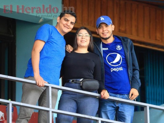 Rostros de pasión en la final: Aficionados de Motagua y Olimpia pintan el Estadio Nacional