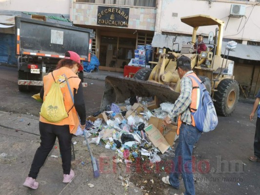 ¡Seamos más limpios! Capitalinos reciben el 2020 con la ciudad inundada de basura