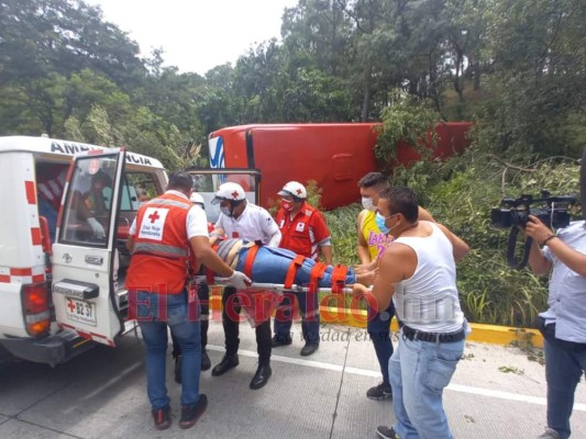 Las imágenes del aparatoso accidente que dejó varios heridos en la carretera al sur