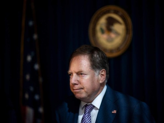 Polémica por despido de Geoffrey Berman, fiscal que investigaba aliados de Trump