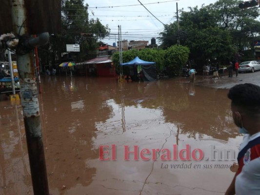 FOTOS: El caos provocado por las lluvias en la populosa Kennedy