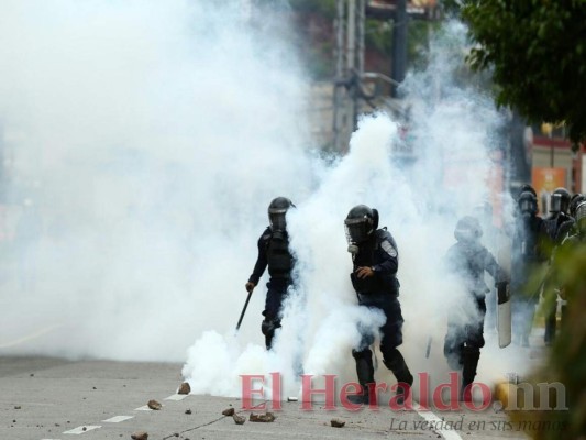 FOTOS: Segundo día de paro nacional deja enfrentamientos entre manifestantes y policías