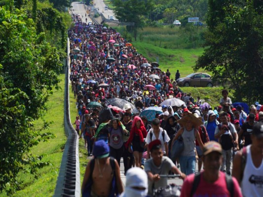 Caravana migrante de hondureños, salvadoreños y haitianos suma más personas en México (Fotos)