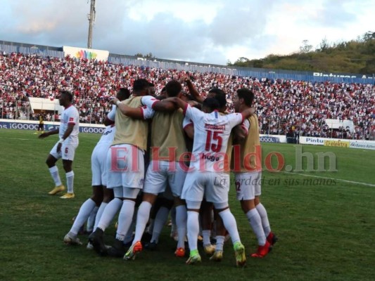 Celebración Merengue y a un paso de la 34: Las imágenes del triunfo de Olimpia en la final