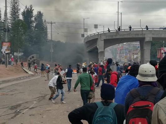 Violencia y represión en manifestación de simpatizantes de Alianza de Oposición