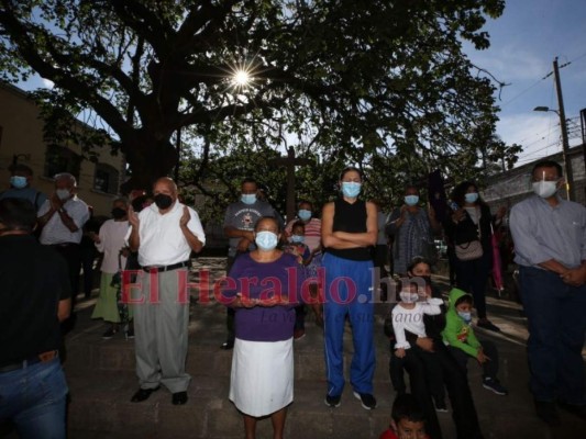 Con plegarias de sanidad y fervor cristiano: Así se desarrolló el vía crucis este Viernes Santo