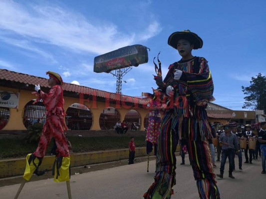 Belleza, arte y colorido en el Festival del choro y el vino lenca en Honduras