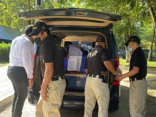 'Soñaron con una Honduras mejor': Doloroso último adiós a capitán y a agente de Fuerza Antimaras