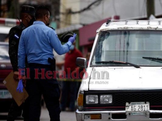 Imágenes de la escena del crimen: matan a hombre dentro de un carro en la 28 de Marzo