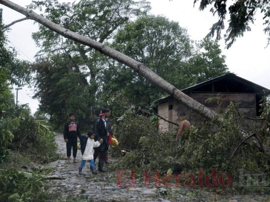 Centroamérica devastada al solo ingresar la tormenta Iota a la región (FOTOS) 