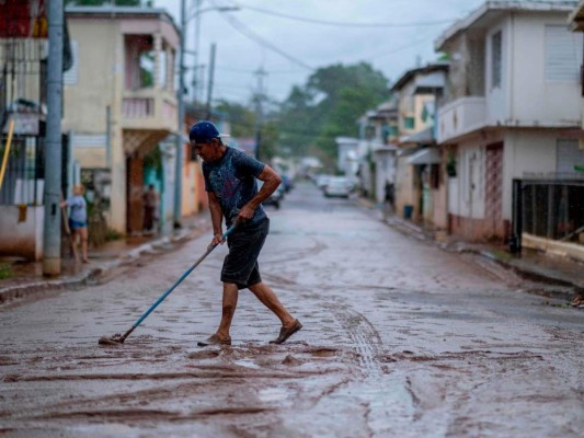 FOTOS: Huracán Isaías gana fuerza en el Caribe rumbo a Florida, epicentro de pandemia