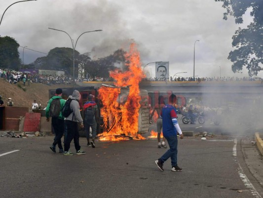 Masivas manifestaciones en Venezuela desafían régimen de Nicolás Maduro