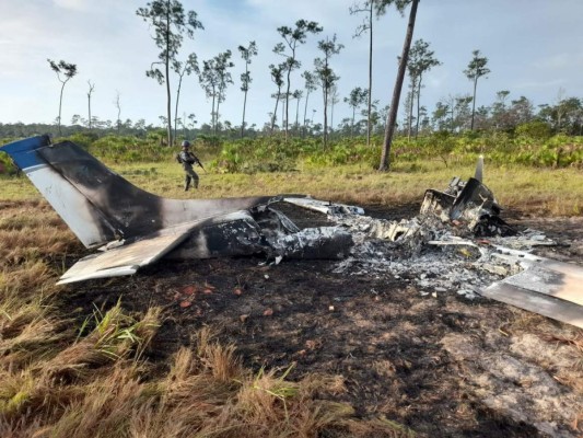 Completamente destruida hallan narcoavioneta detectada en Tabacunta, Gracias a Dios (FOTOS)