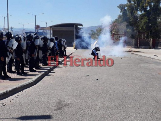 Así fue la protesta protagonizada por encapuchados en Ciudad Universitaria