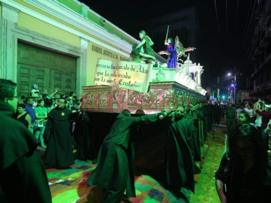 Así vivieron los capitalinos la procesión del Santo Entierro