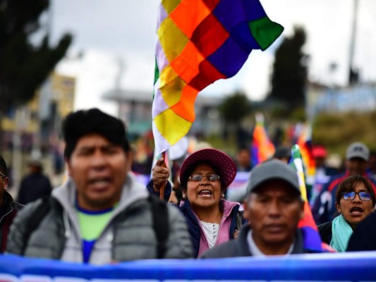 No cesan protestas en Bolivia tras cuestionada autoproclamación de Añez