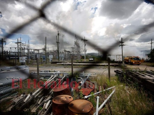 Las imágenes que dejó voraz incendio en planta de la ENEE