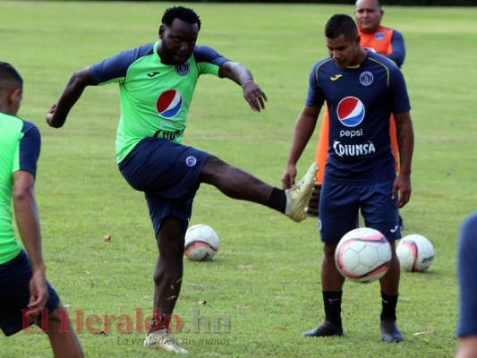 FOTOS: Así fue el primer día de entrenamiento de Óscar Salas con Motagua