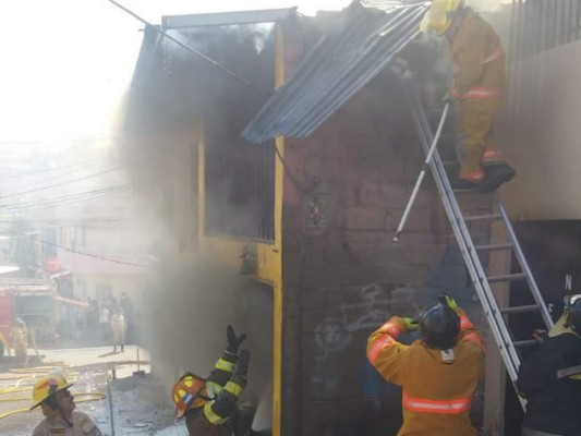 Las tristes imágenes de la vivienda que tomó fuego mientras sus dueños estaban de vacaciones por Semana Santa