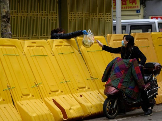 Las barreras que impiden a Wuhan volver a la normalidad tras coronavirus