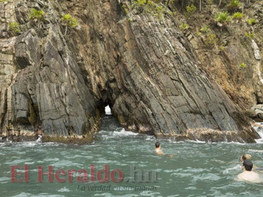 Los paisajes que te invitan a viajar esta Semana Santa a la costa norte de Honduras