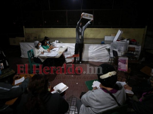 Fotos: Así se desarrolló el conteo de votos en la capital de Honduras