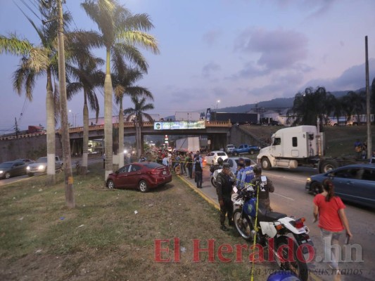 Así quedó la escena del crimen contra comerciante en el bulevar del Sur en San Pedro Sula