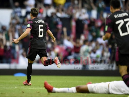 No lo viste en TV del México vs. Honduras: Entrada criminal de Maynor y las salvadas de Buba