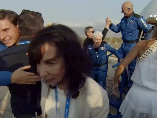 FOTOS: Así fue el viaje de Jeff Bezos, el hombre más rico del mundo, al espacio