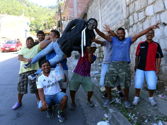 Hondureños quemarán monigotes en fiesta de fin de año para darle la bienvenida al 2016