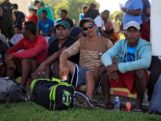 FOTOS: El rostro de los sobrevivientes del naufragio en La Mosquitia y el emotivo reencuentro con familiares