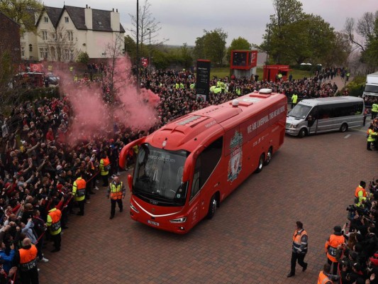 Champions: El ambientazo en la semifinal entre Barcelona y Liverpool