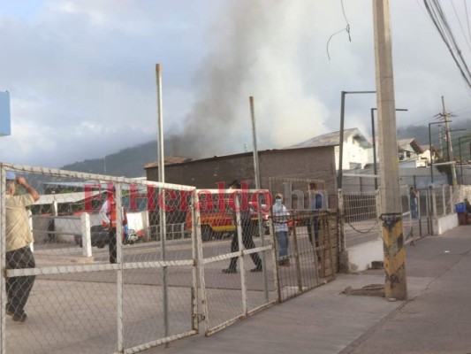 FOTOS: Pérdidas millonarias deja fuerte incendio en bodegas de Tegucigalpa