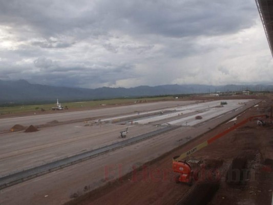 FOTOS: Así avanza la construcción del aeropuerto de Palmerola