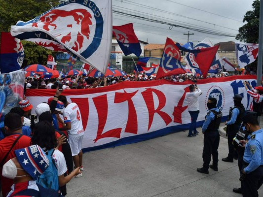 La Ultra Fiel en San Pedro Sula sale a las calles a apoyar al Olimpia