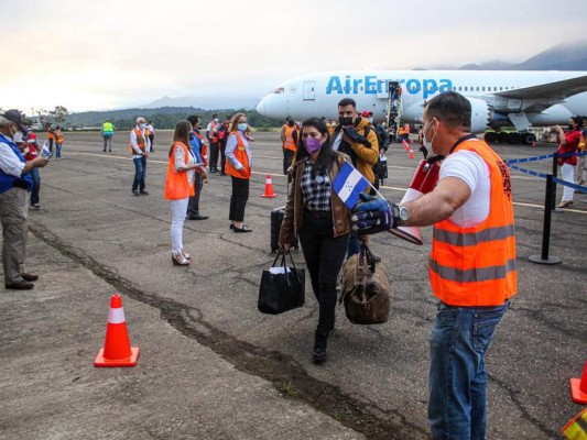 FOTOS: Así fue la llegada del primer vuelo de Air Europa al Golosón de La Ceiba